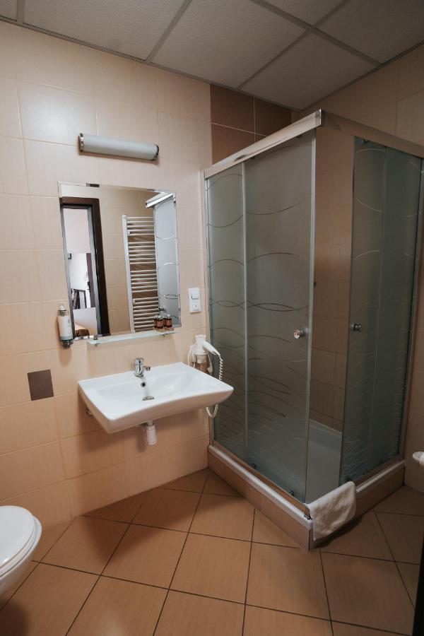U Ojdanow Hotel Węgrów Eksteriør billede