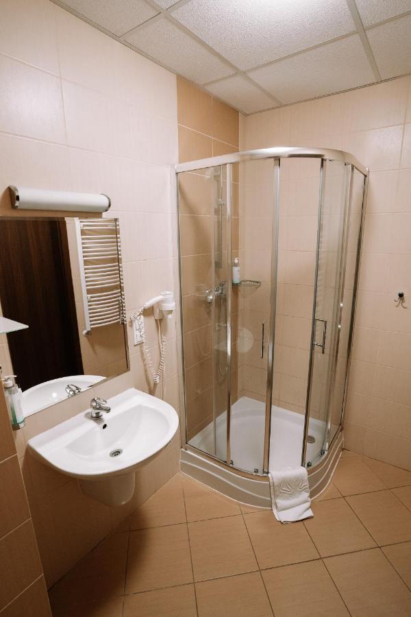 U Ojdanow Hotel Węgrów Eksteriør billede